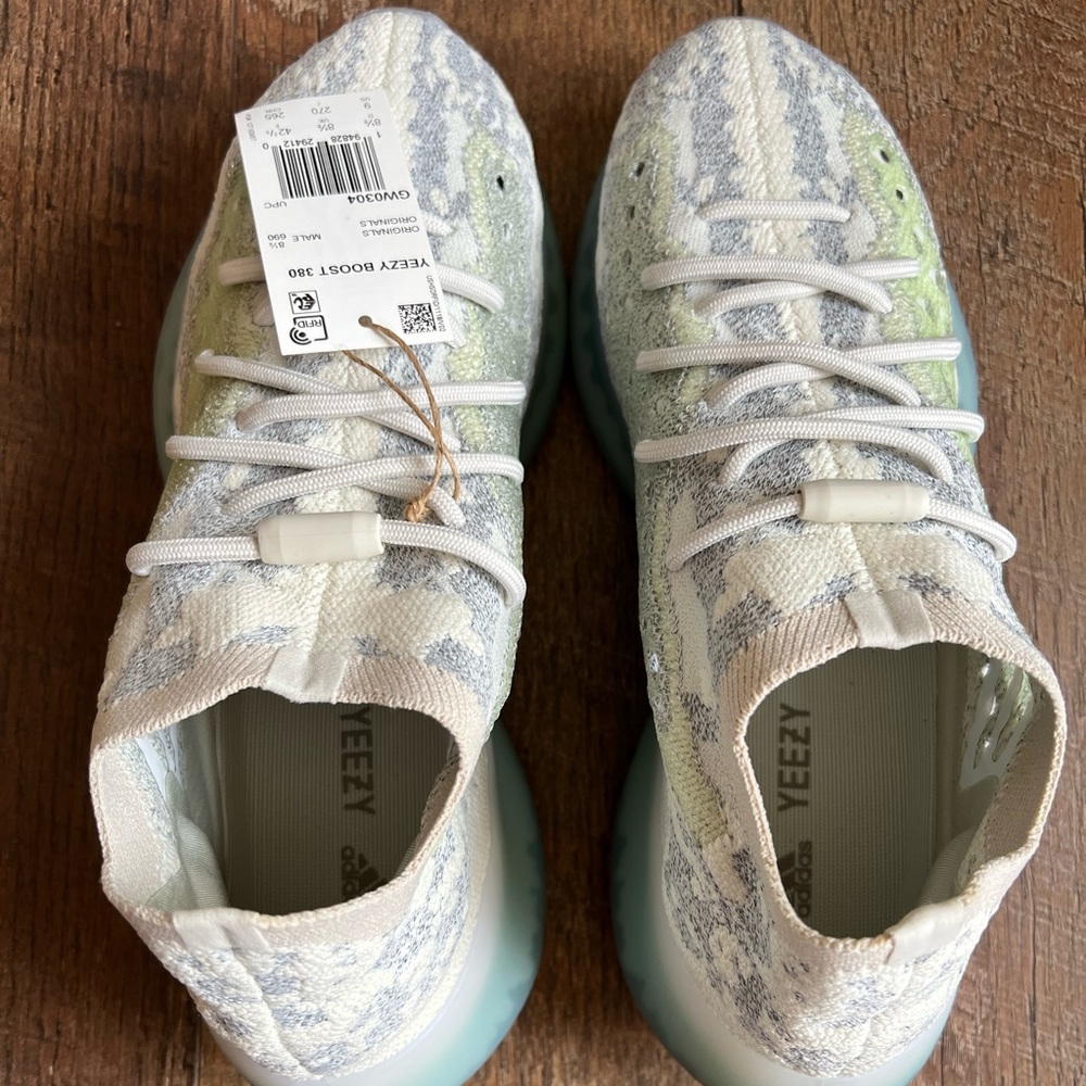 Yeezy Boost 380 Size 9 Alien Blue